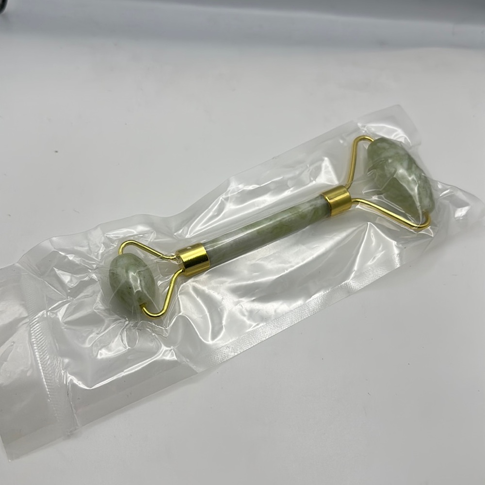 JADE CRYSTAL ROLLER